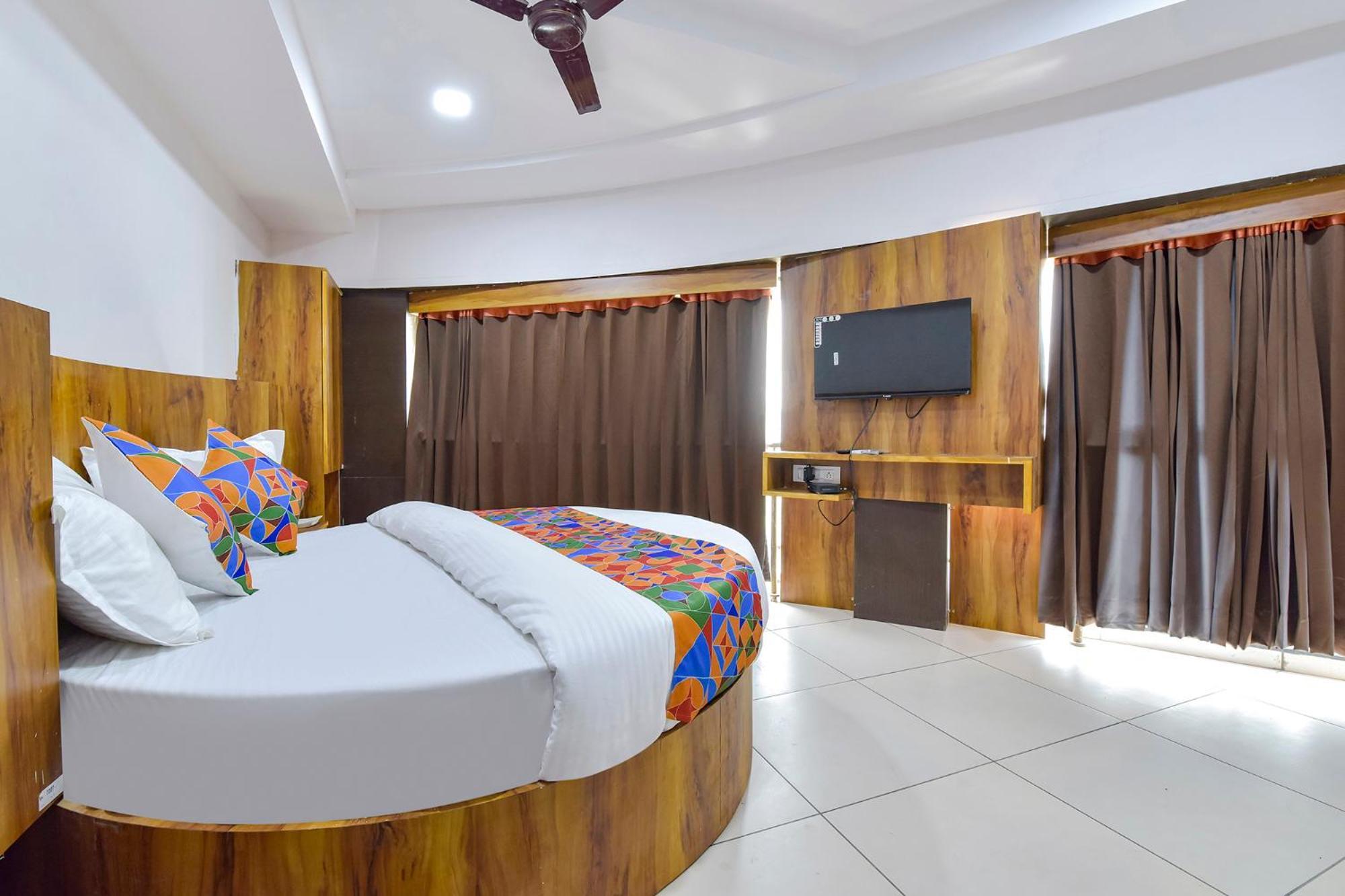 Fabhotel Star อาเมดาบัด ภายนอก รูปภาพ